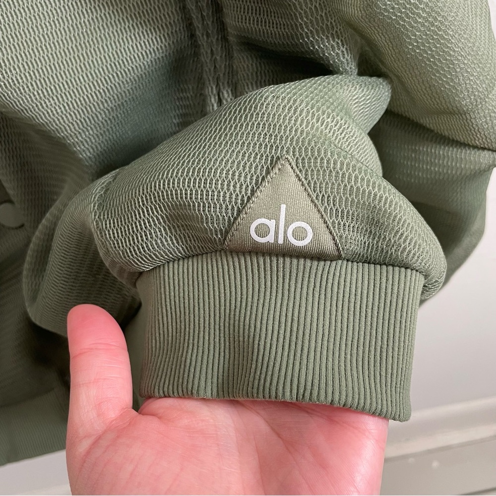 ALO Yoga Field Jacket - Picture 7 of 10